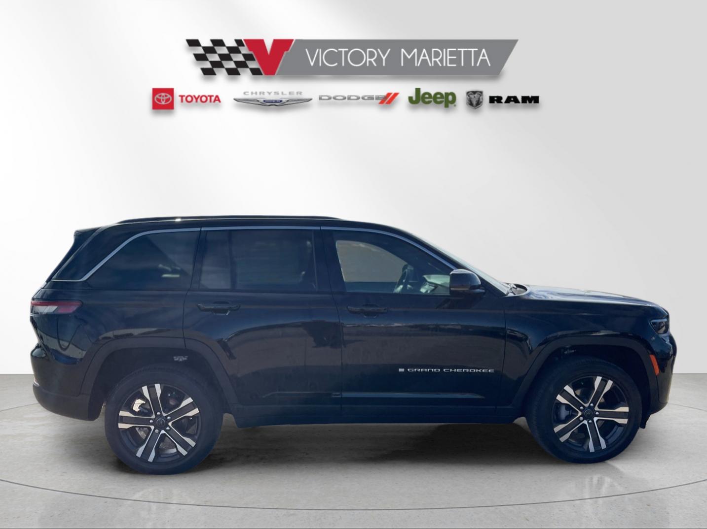 New 2027 Black Jeep  image 6