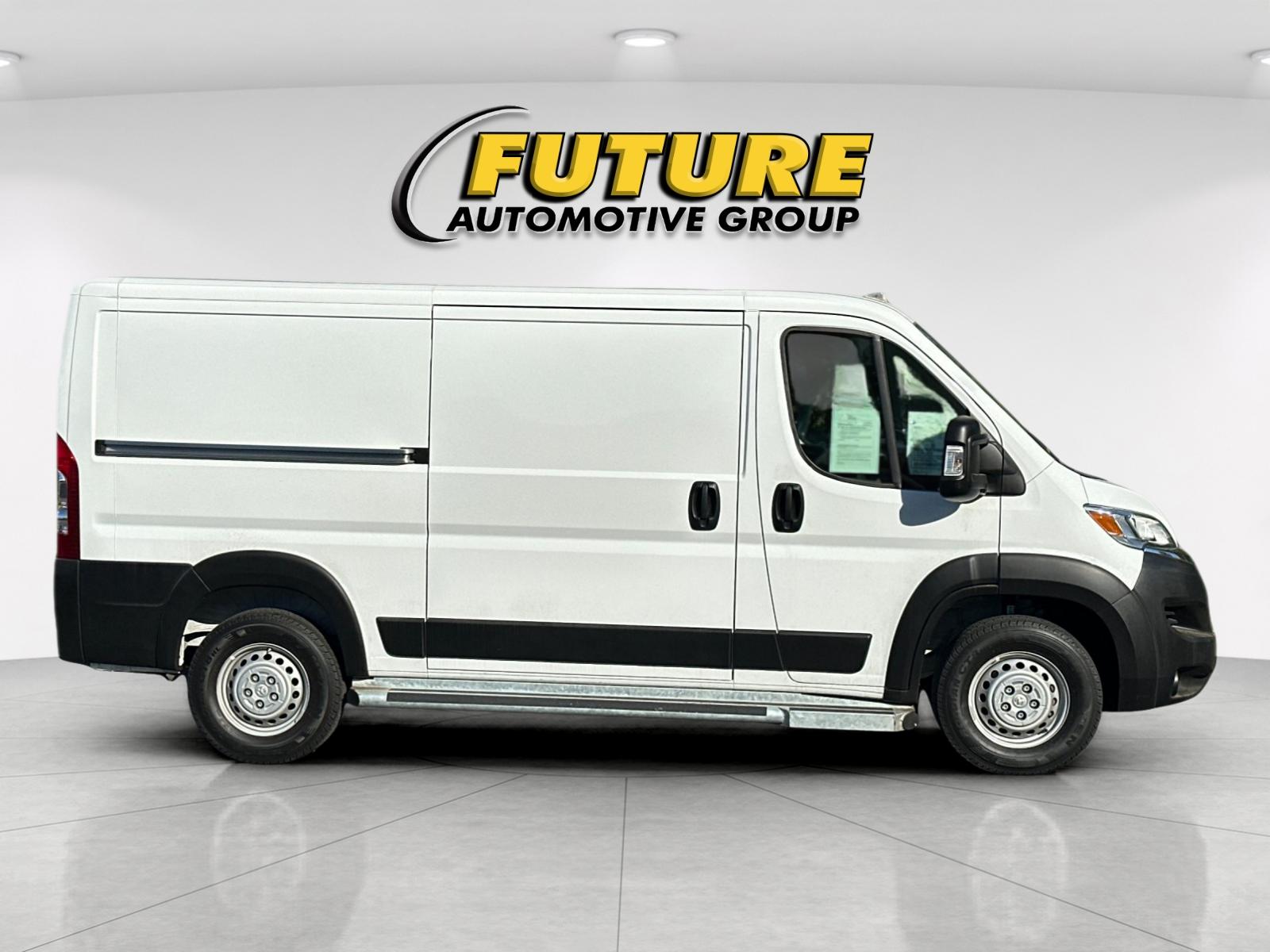 Used 2025 White Ram Base image 3