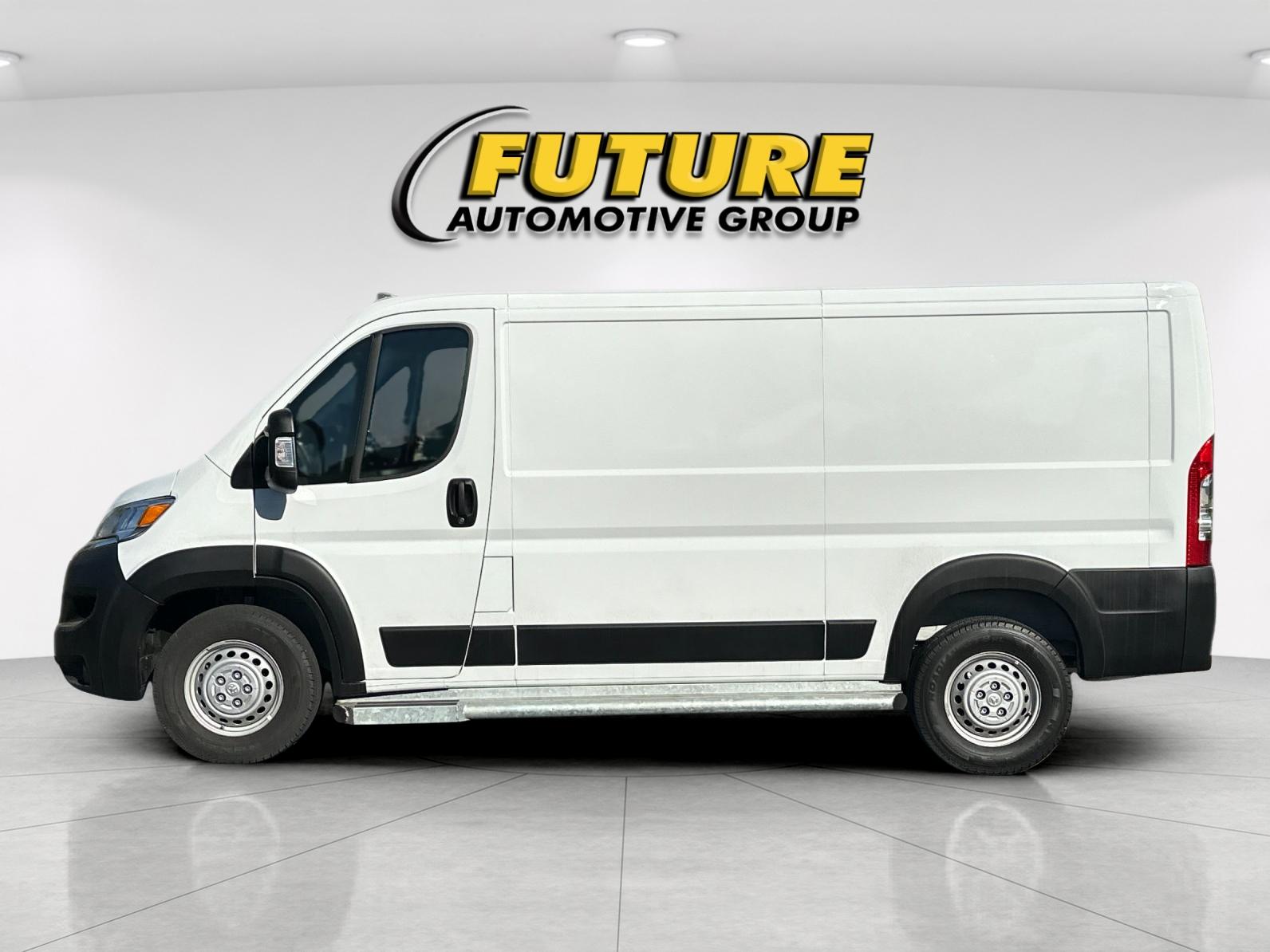 Used 2025 White Ram Base image 7