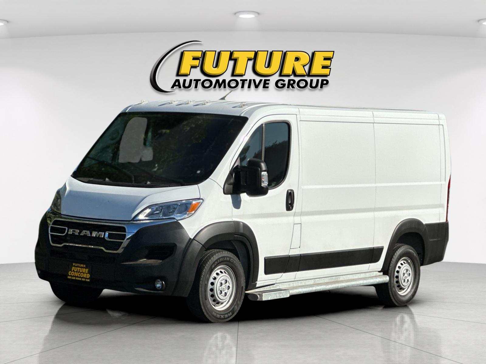 Used 2025 White Ram Base image 8