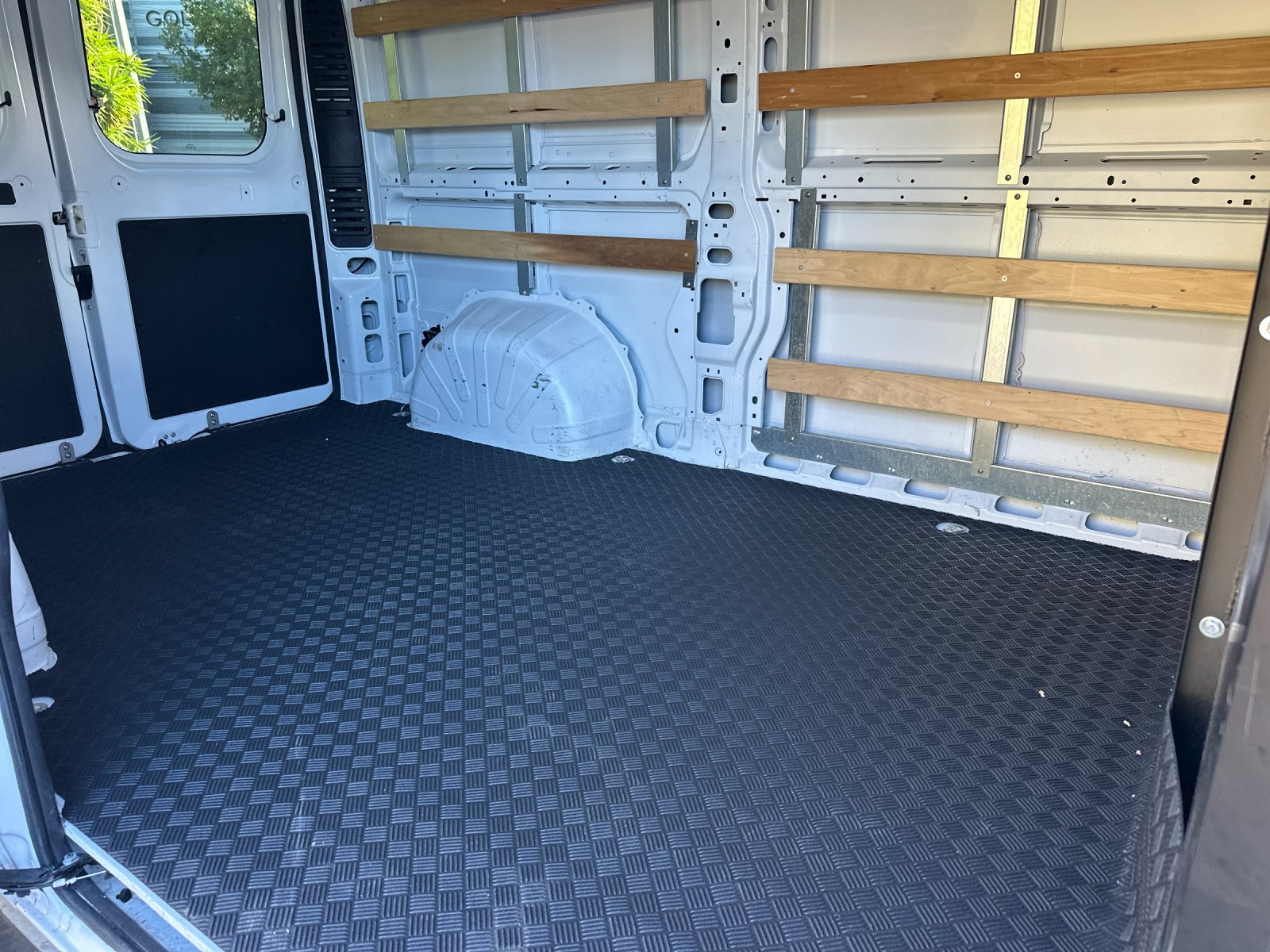 Used 2025 White Ram Base image 12
