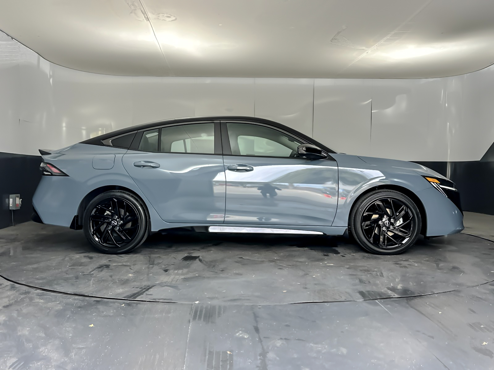New 2027 Gray Nissan SR image 2