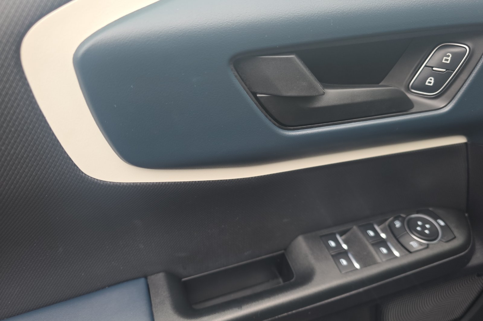 Used 2025 Shadow Black Ford Heritage image 12