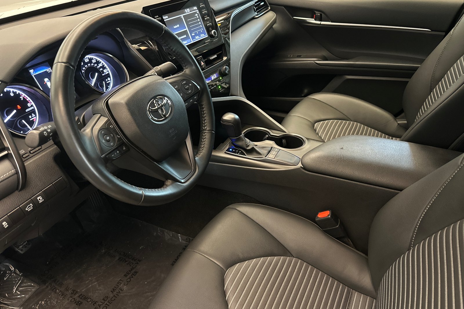 Used 2023 White Toyota SE image 10