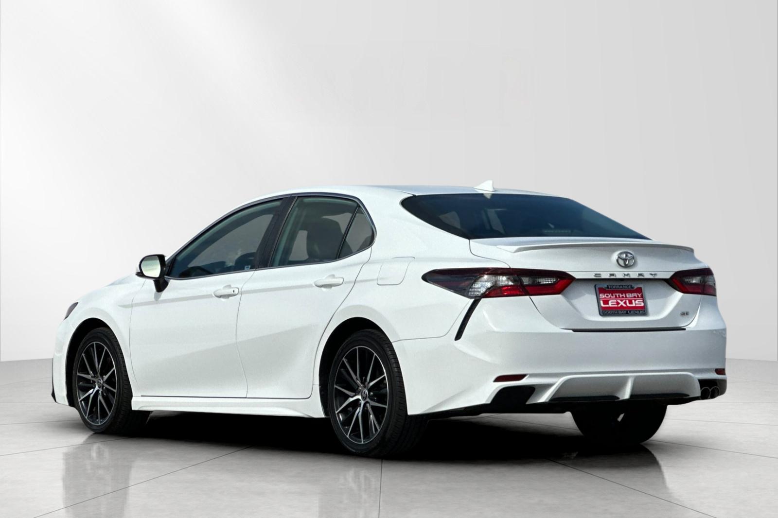 Used 2023 White Toyota SE image 4