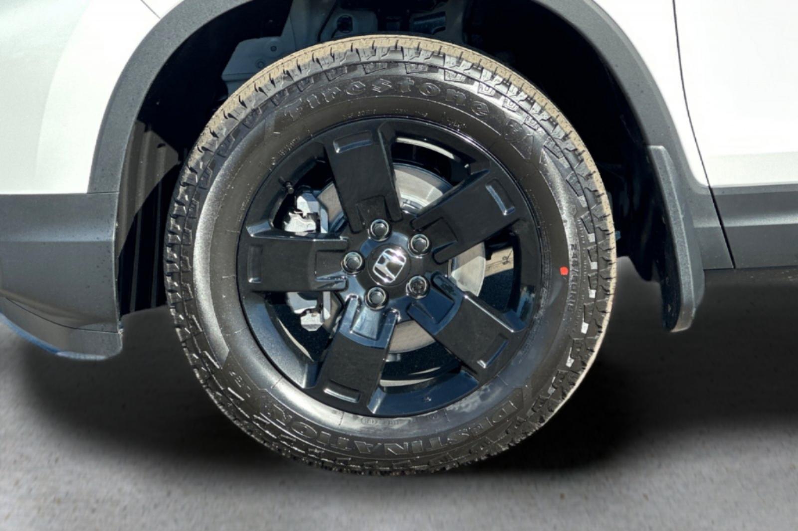 New 2026 Platinum White Pearl Honda Black Edition image 31