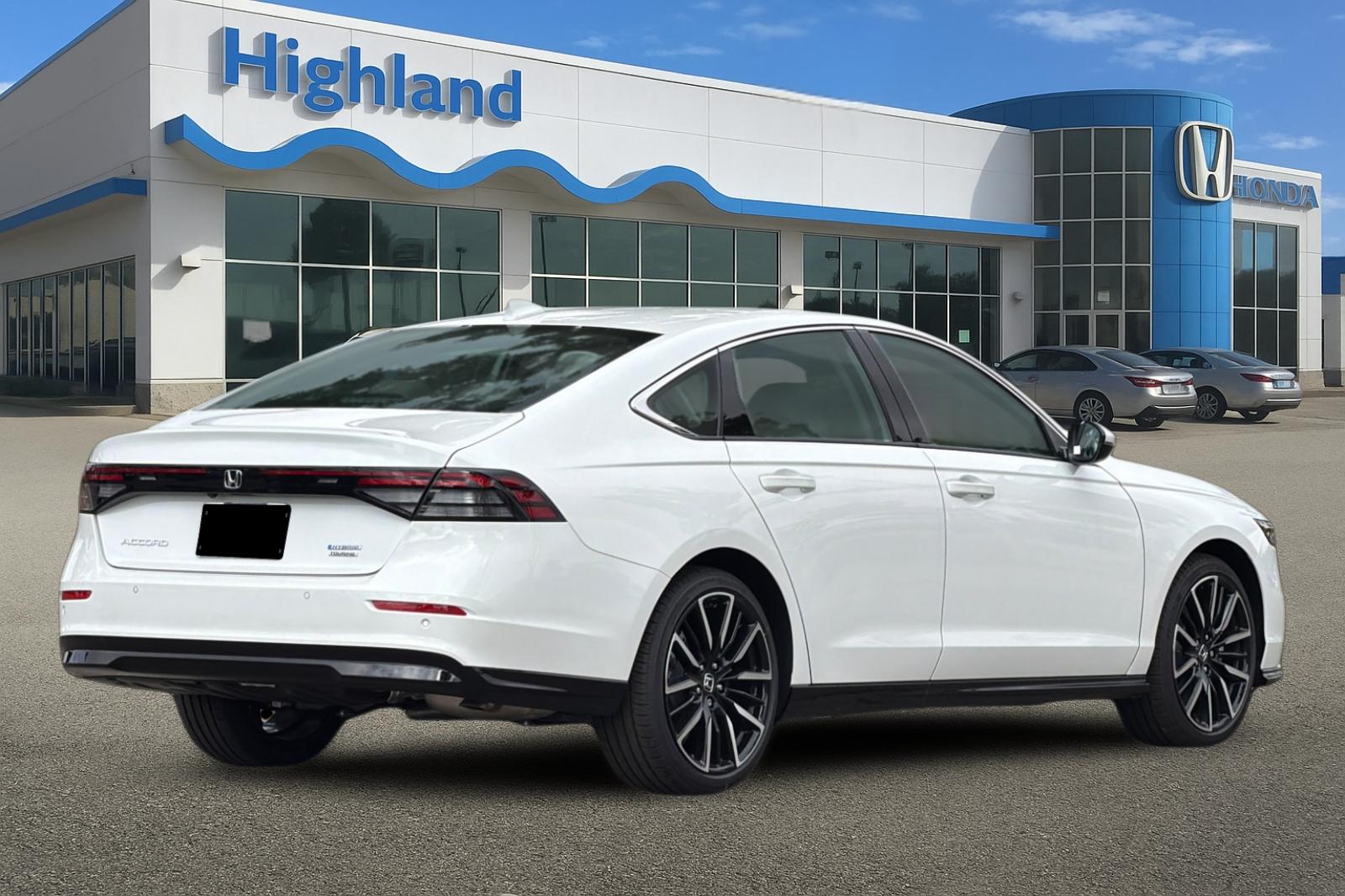 New 2026 Platinum White Pearl Honda Touring Hybrid image 5