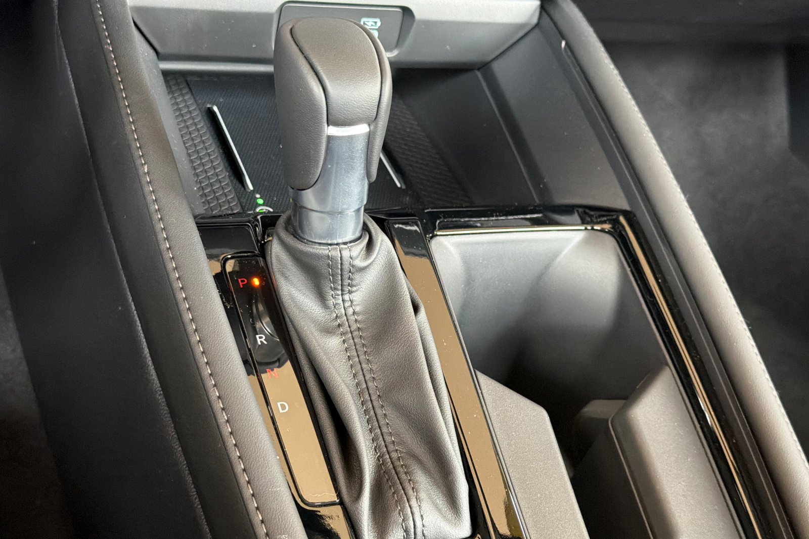 New 2026 Platinum White Pearl Honda Touring Hybrid image 23