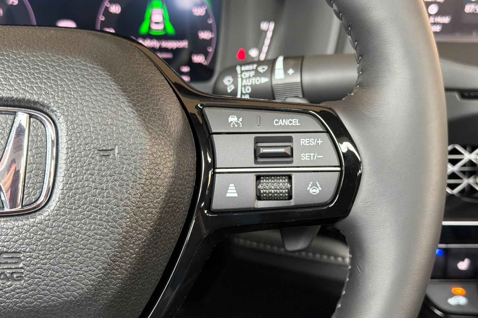 New 2026 Platinum White Pearl Honda Touring Hybrid image 27