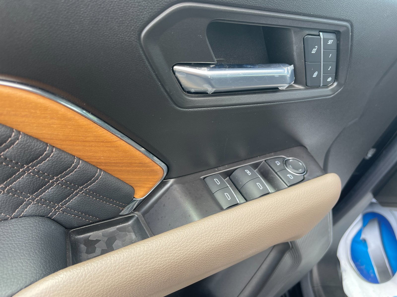 Used 2024 Black GMC Denali image 13