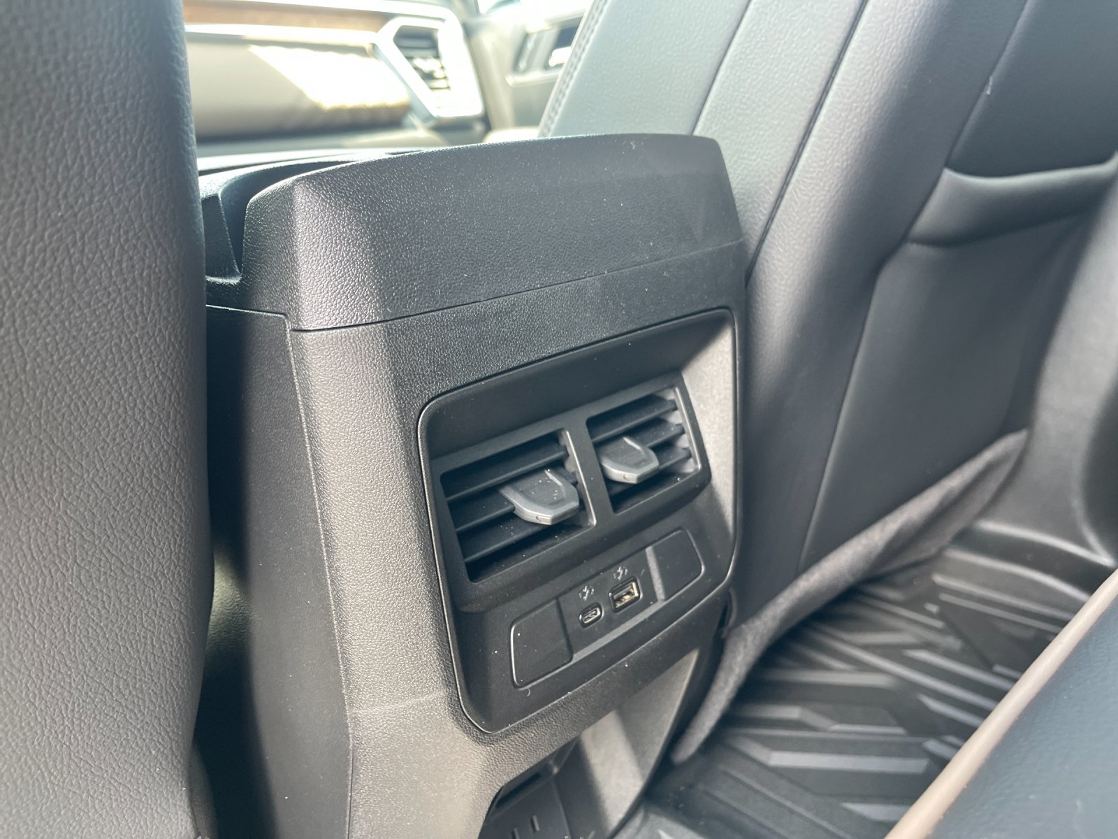 Used 2024 Black GMC Denali image 15
