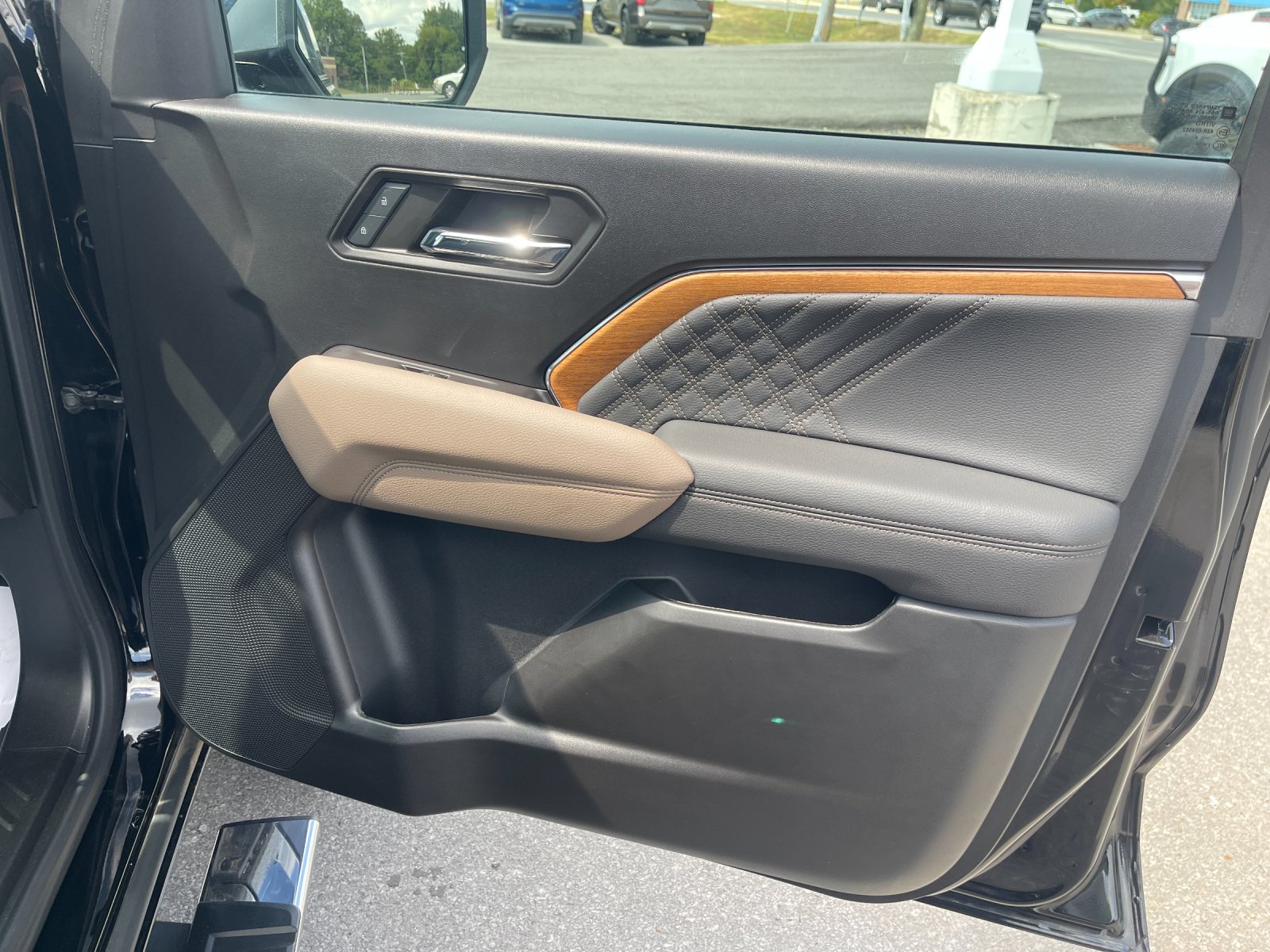 Used 2024 Black GMC Denali image 20