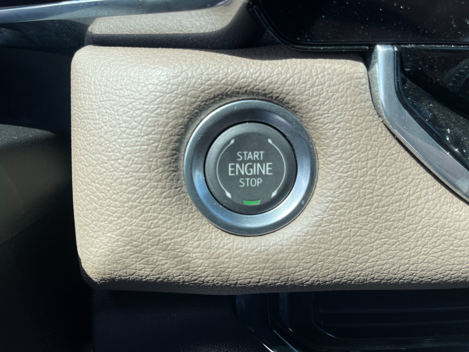 Used 2024 Black GMC Denali image 26