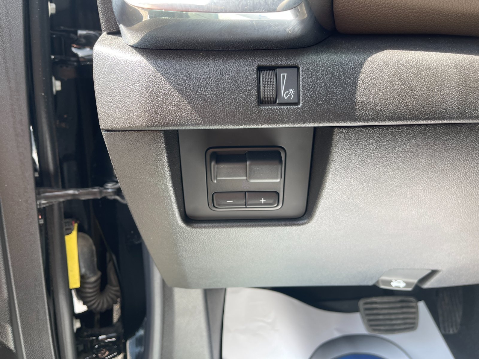 Used 2024 Black GMC Denali image 32