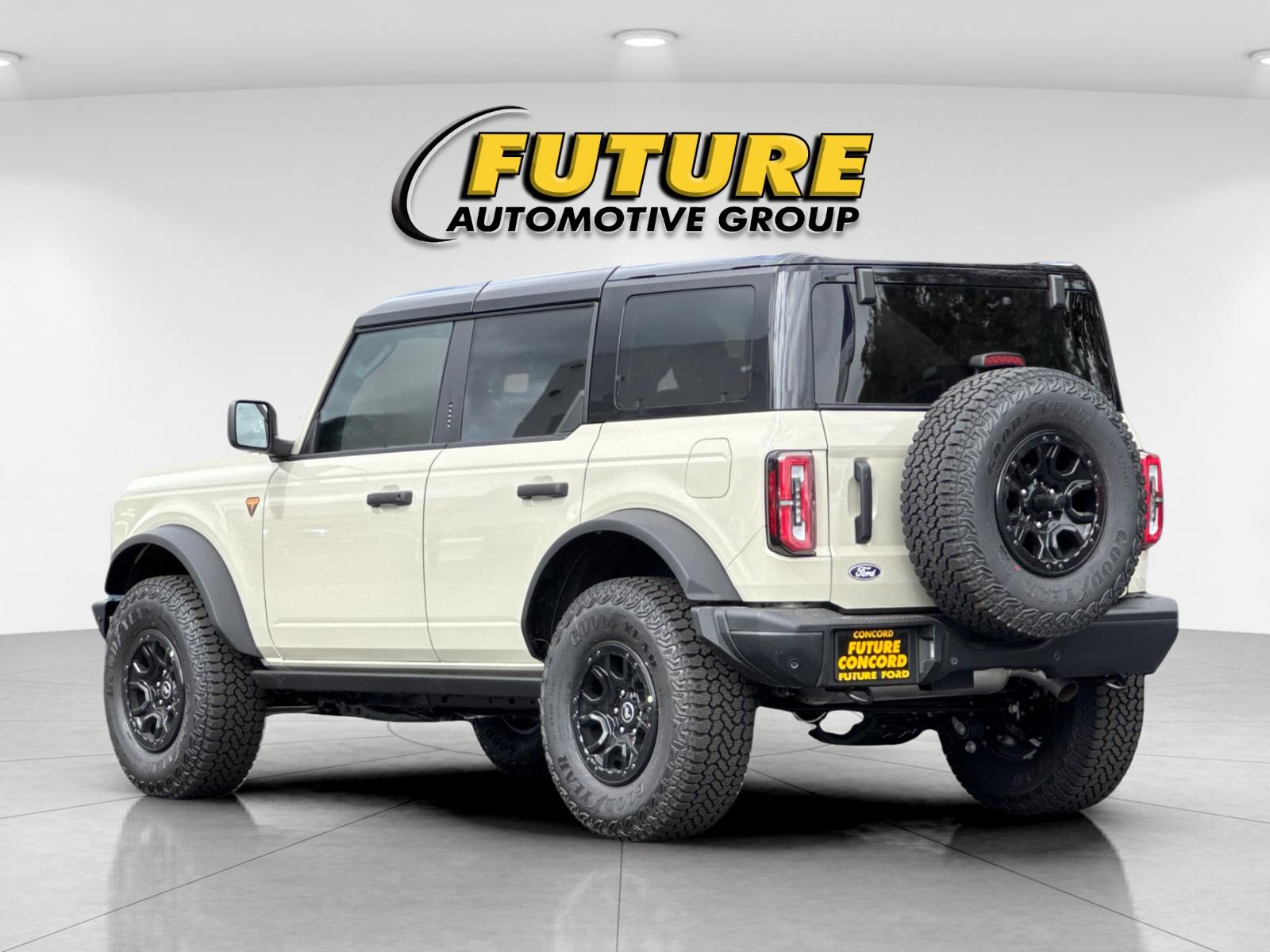 New 2026 Desert Sand Ford Badlands® image 5