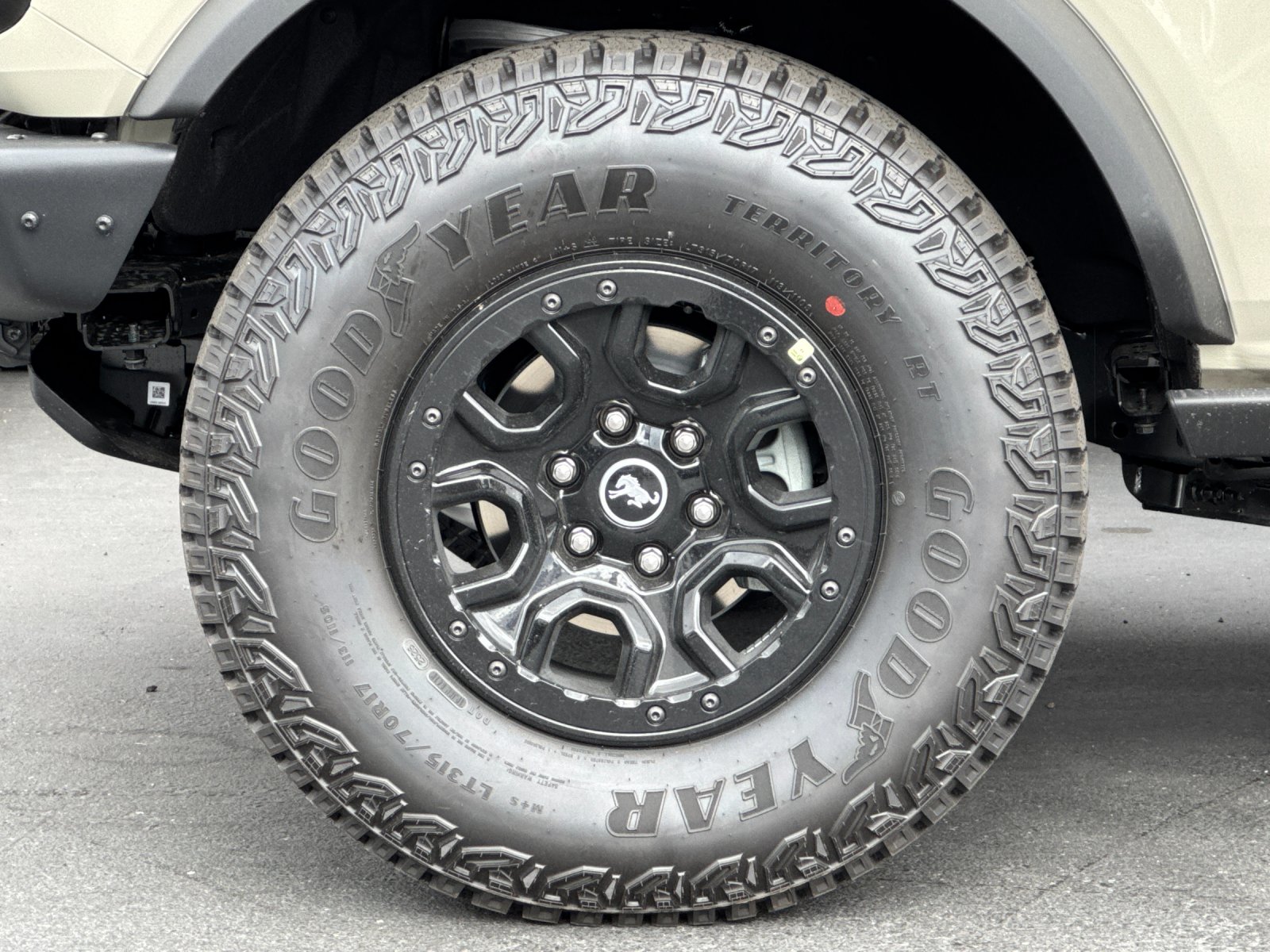 New 2026 Desert Sand Ford Badlands® image 25