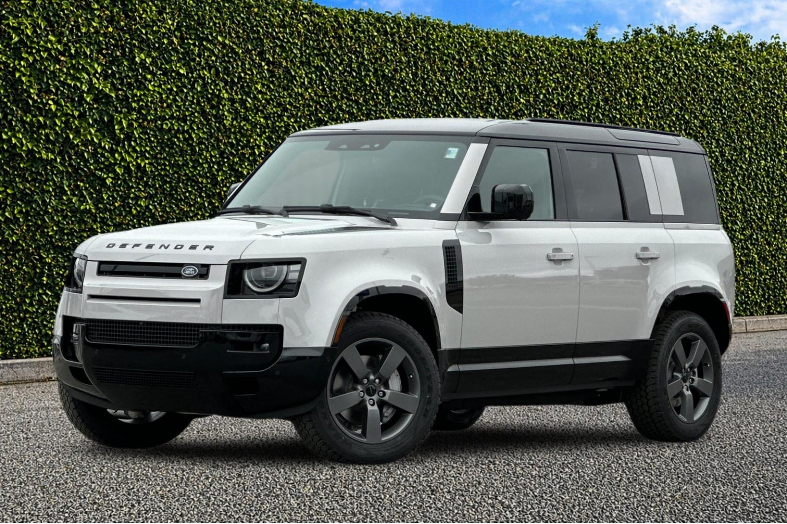 Defender 110 | Land Rover Monterey