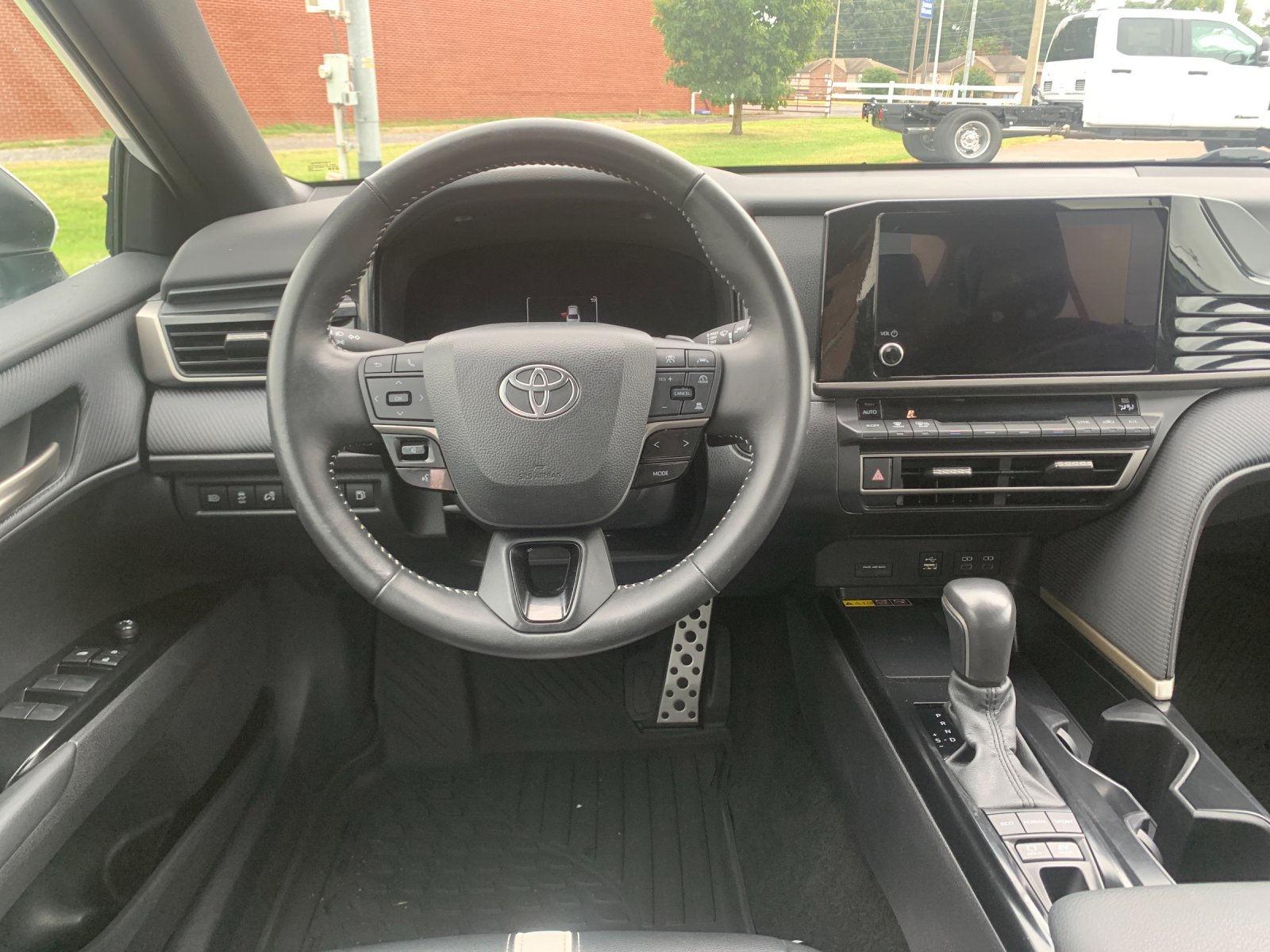 Used 2025 White Toyota SE image 18