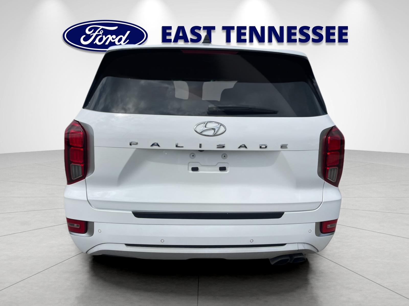 Used 2022 White Hyundai Limited image 4