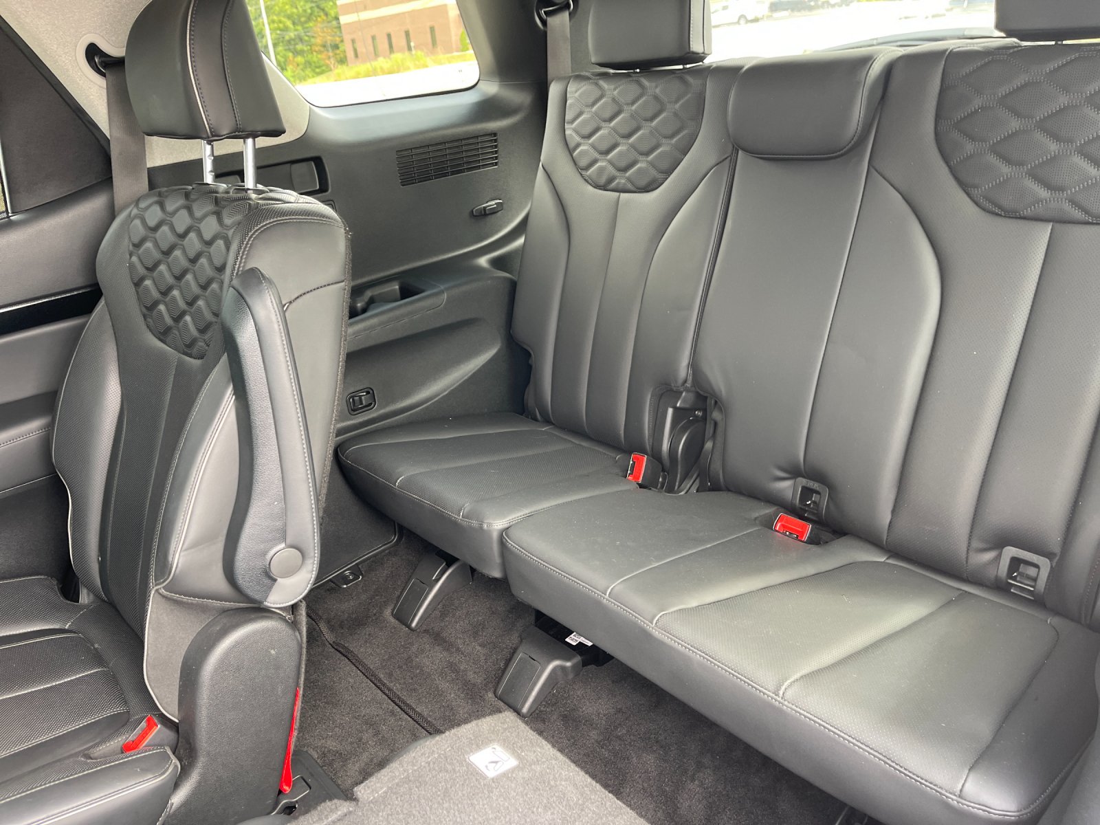 Used 2022 White Hyundai Limited image 18