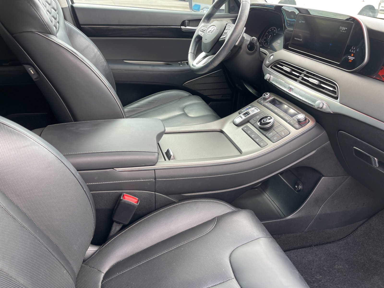 Used 2022 White Hyundai Limited image 20