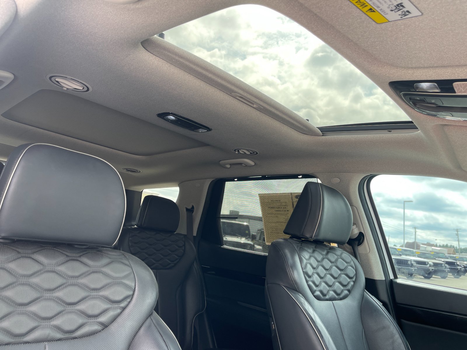 Used 2022 White Hyundai Limited image 21