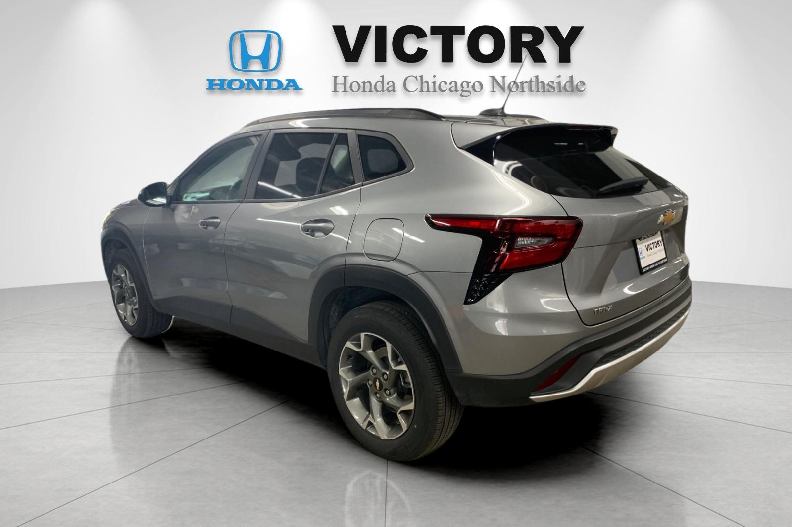 Used 2025 Sterling Gray Metallic Chevrolet LT image 4