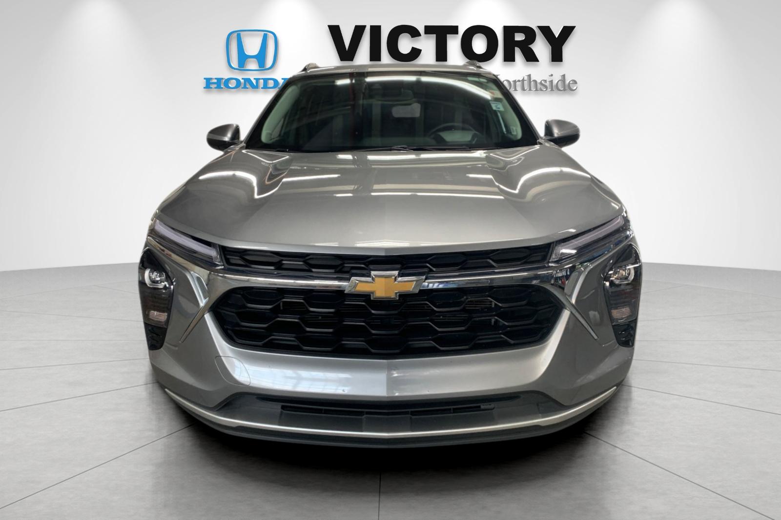 Used 2025 Sterling Gray Metallic Chevrolet LT image 8