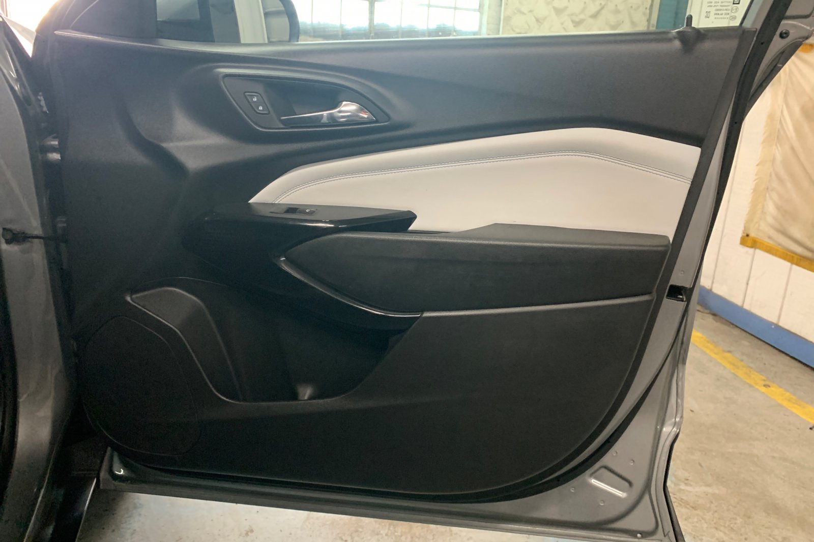 Used 2025 Sterling Gray Metallic Chevrolet LT image 20