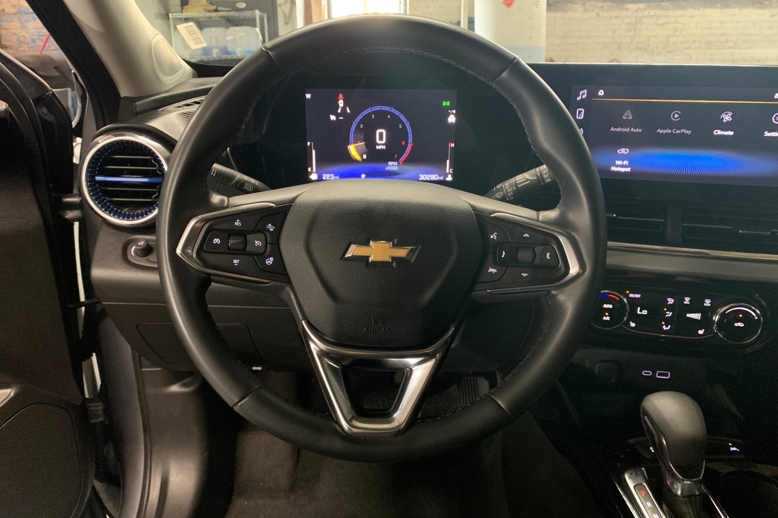 Used 2025 Sterling Gray Metallic Chevrolet LT image 26