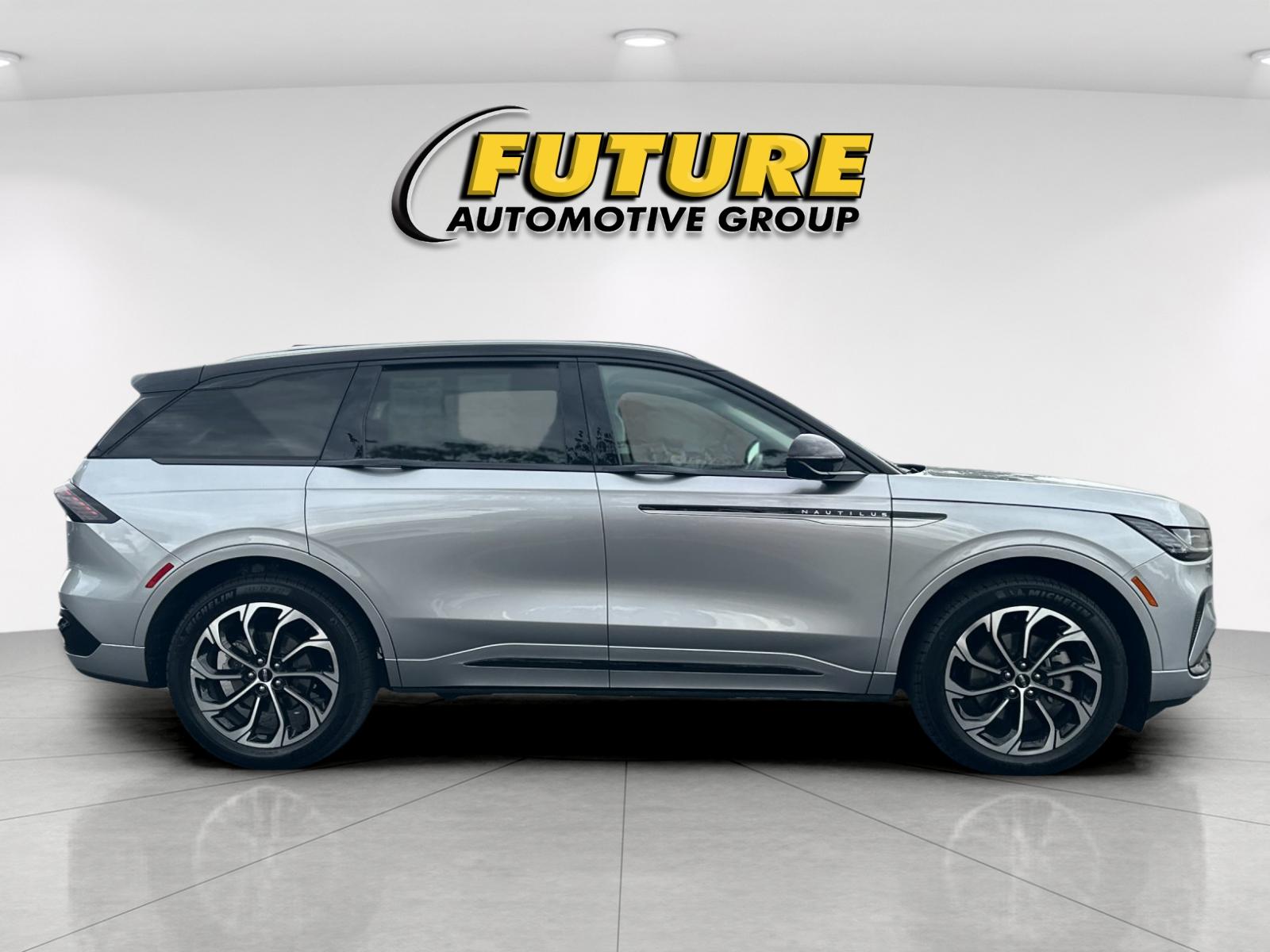New 2026 Silver Radiance Metallic Clearcoat Lincoln Reserve image 2