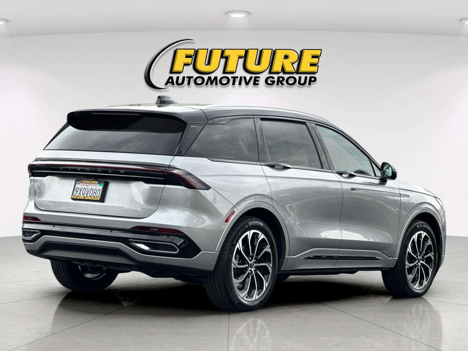 New 2026 Silver Radiance Metallic Clearcoat Lincoln Reserve image 3