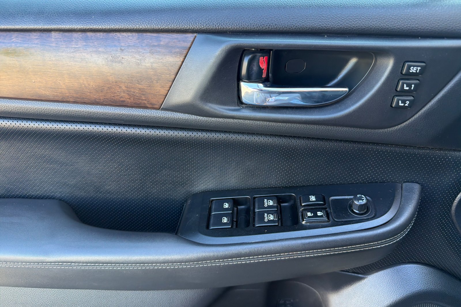 Used 2015 Twilight Blue Metallic Subaru 2.5i Limited image 11