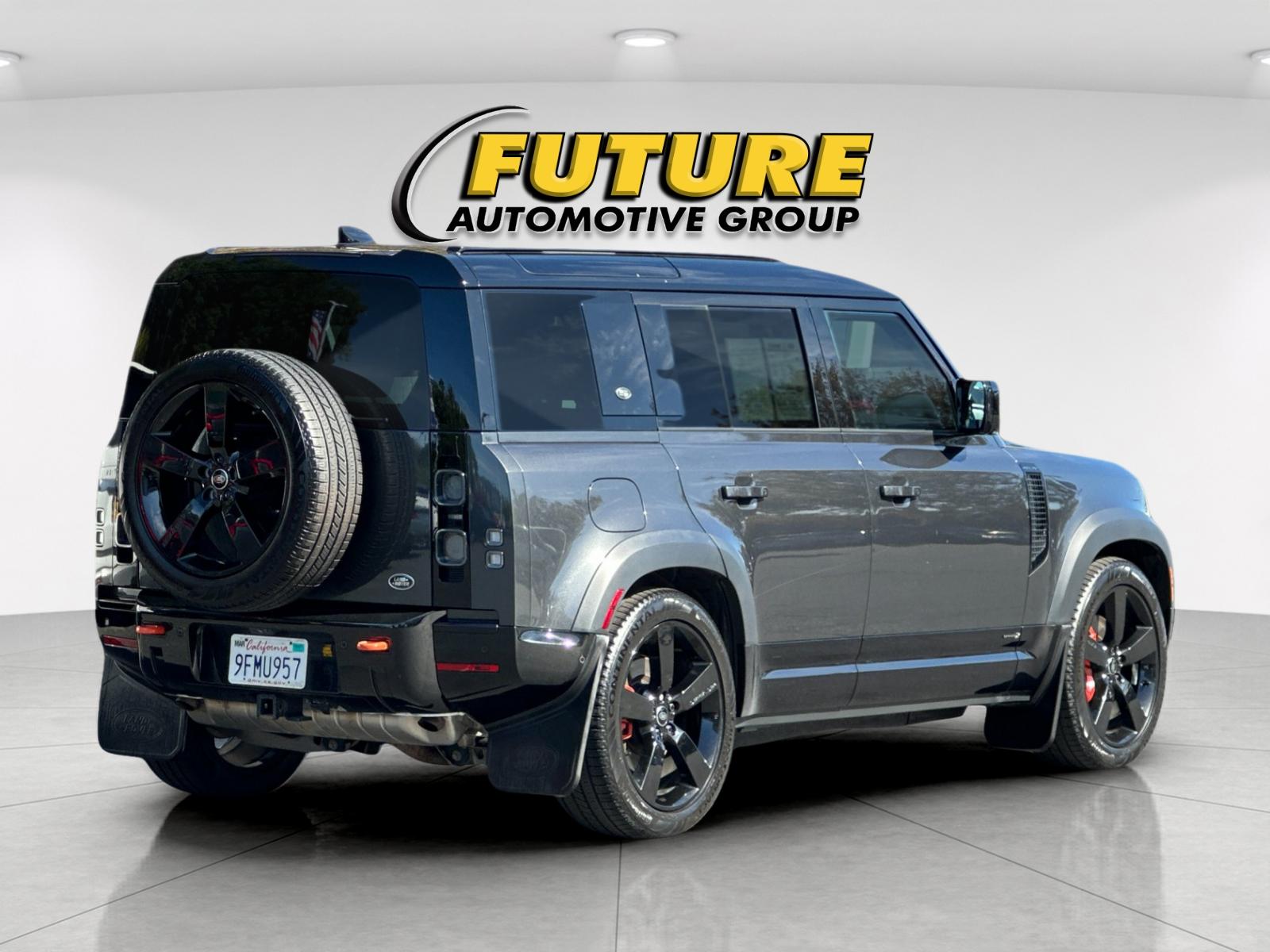 Used 2023 Gray Land Rover X image 3