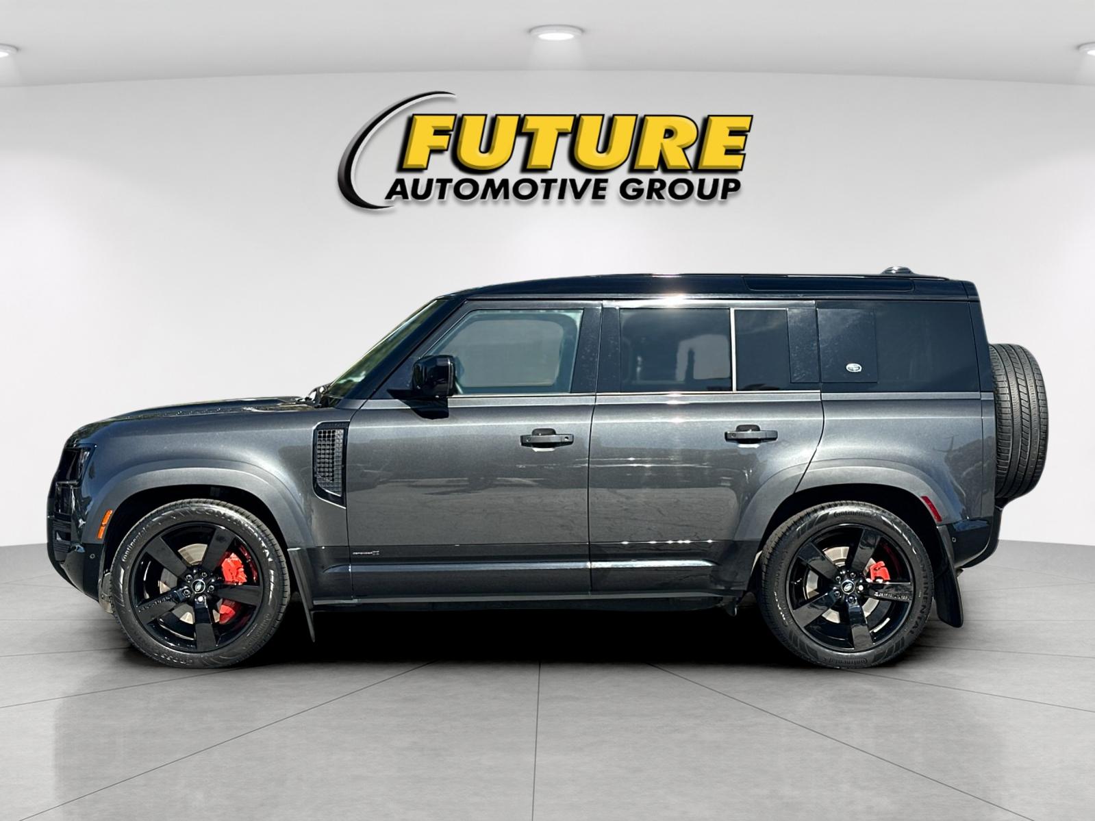 Used 2023 Gray Land Rover X image 6