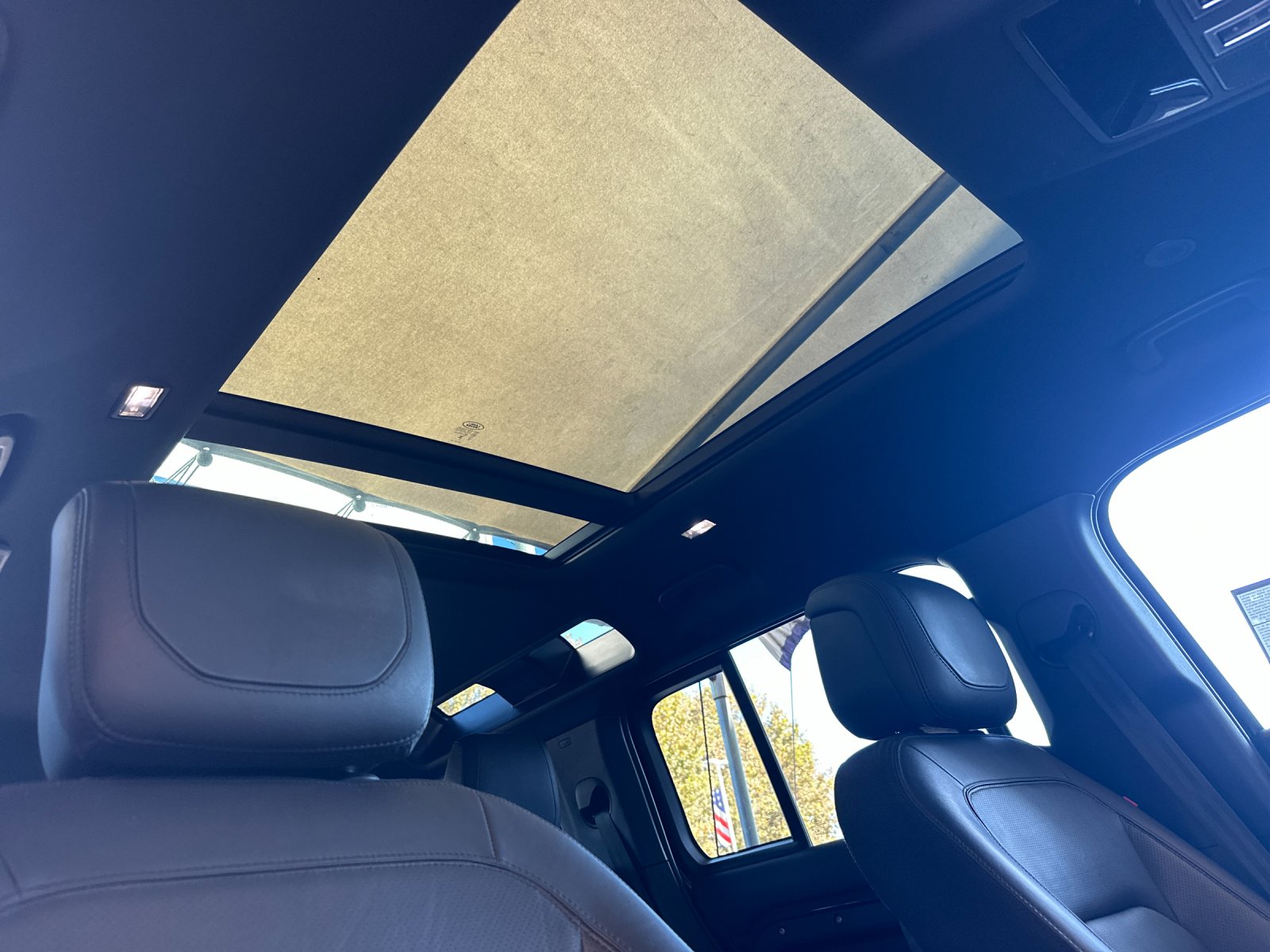 Used 2023 Gray Land Rover X image 15