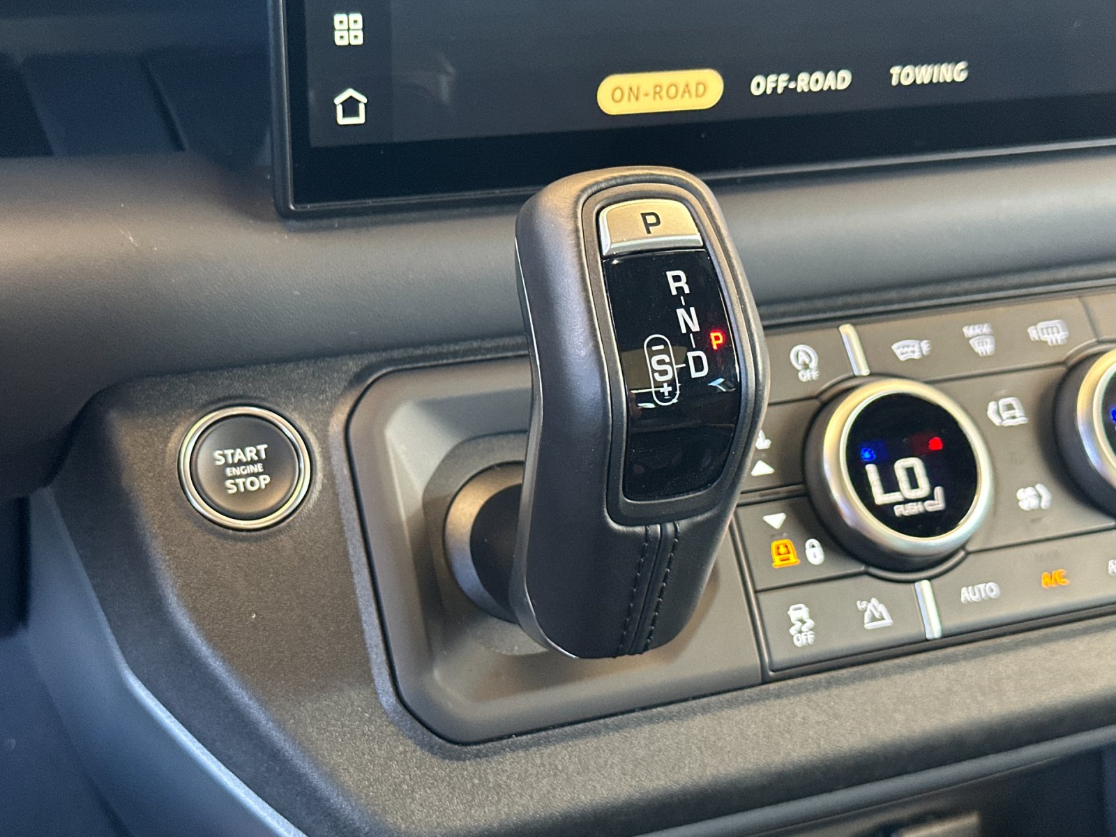 Used 2023 Gray Land Rover X image 20