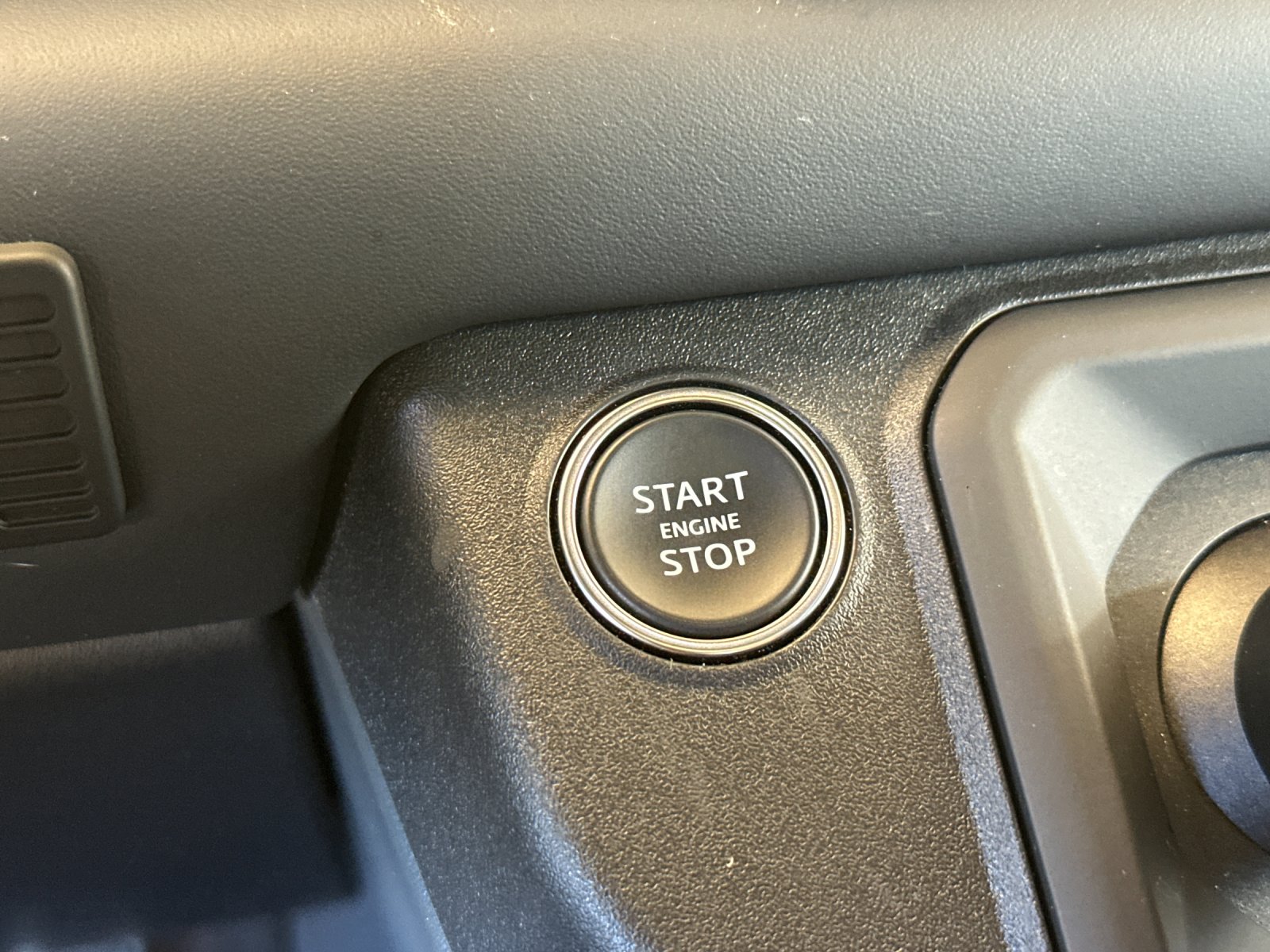 Used 2023 Gray Land Rover X image 21