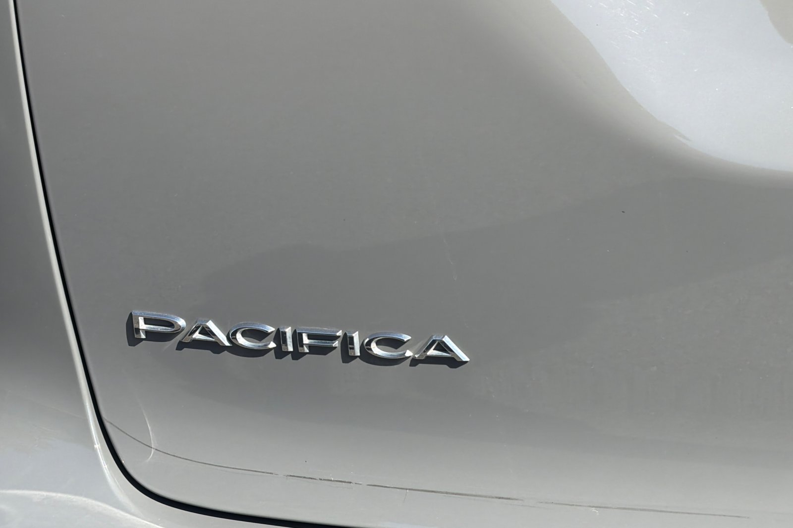 Used 2025 White Chrysler Select image 27