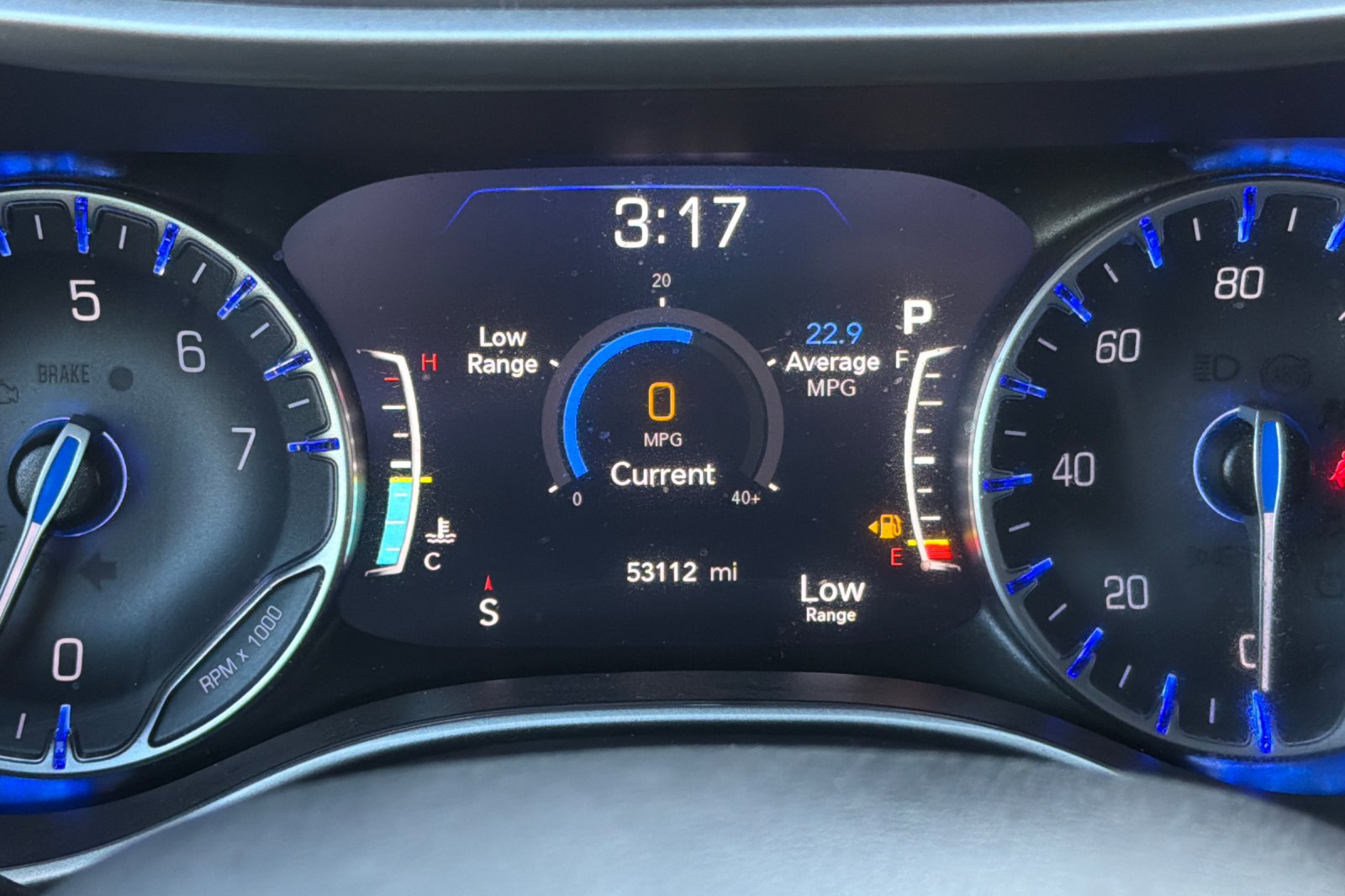 Used 2025 White Chrysler Select image 28