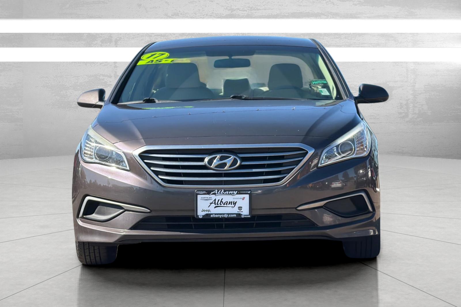 Used 2017 Brown Hyundai Base image 3