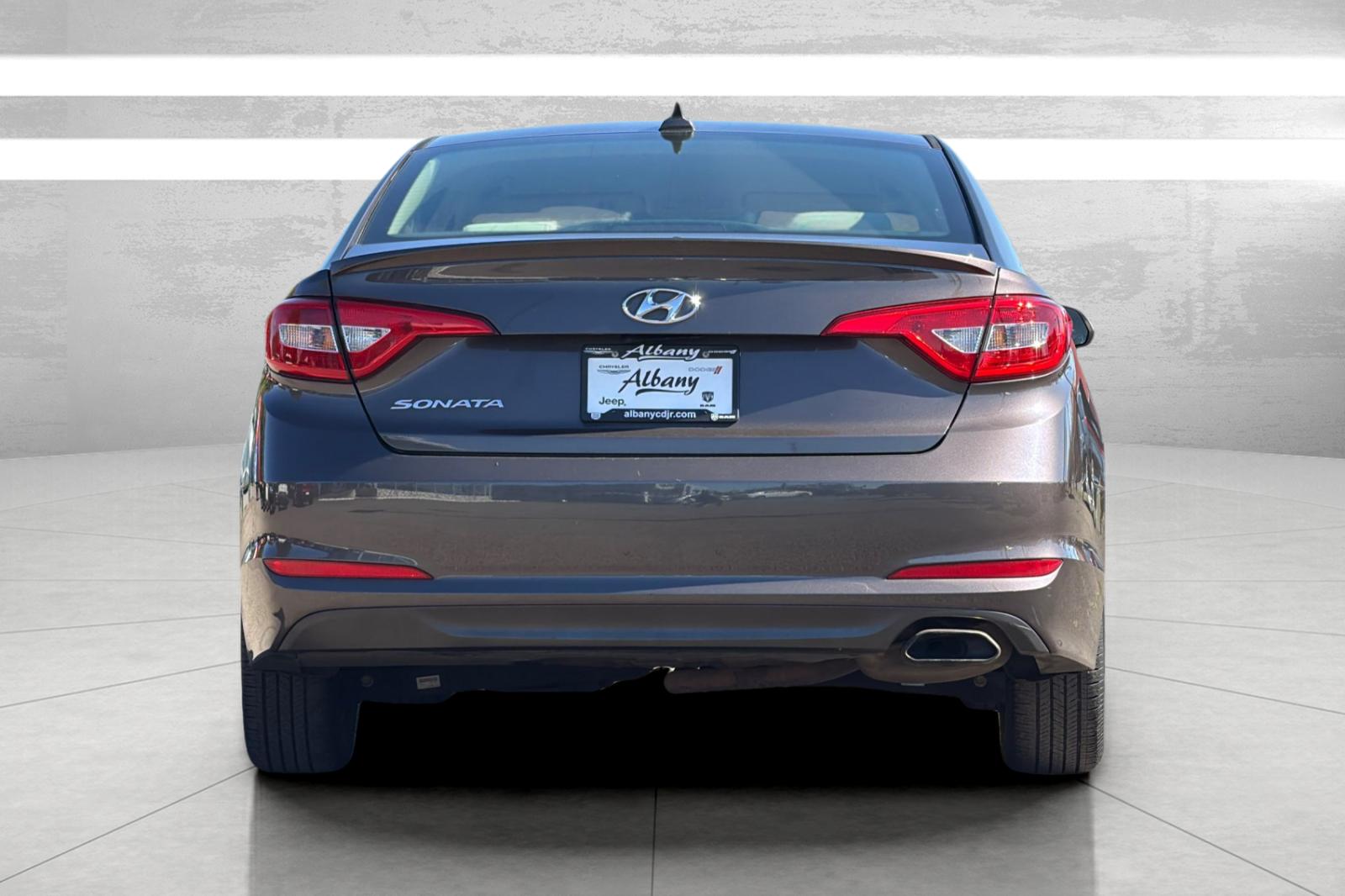 Used 2017 Brown Hyundai Base image 6