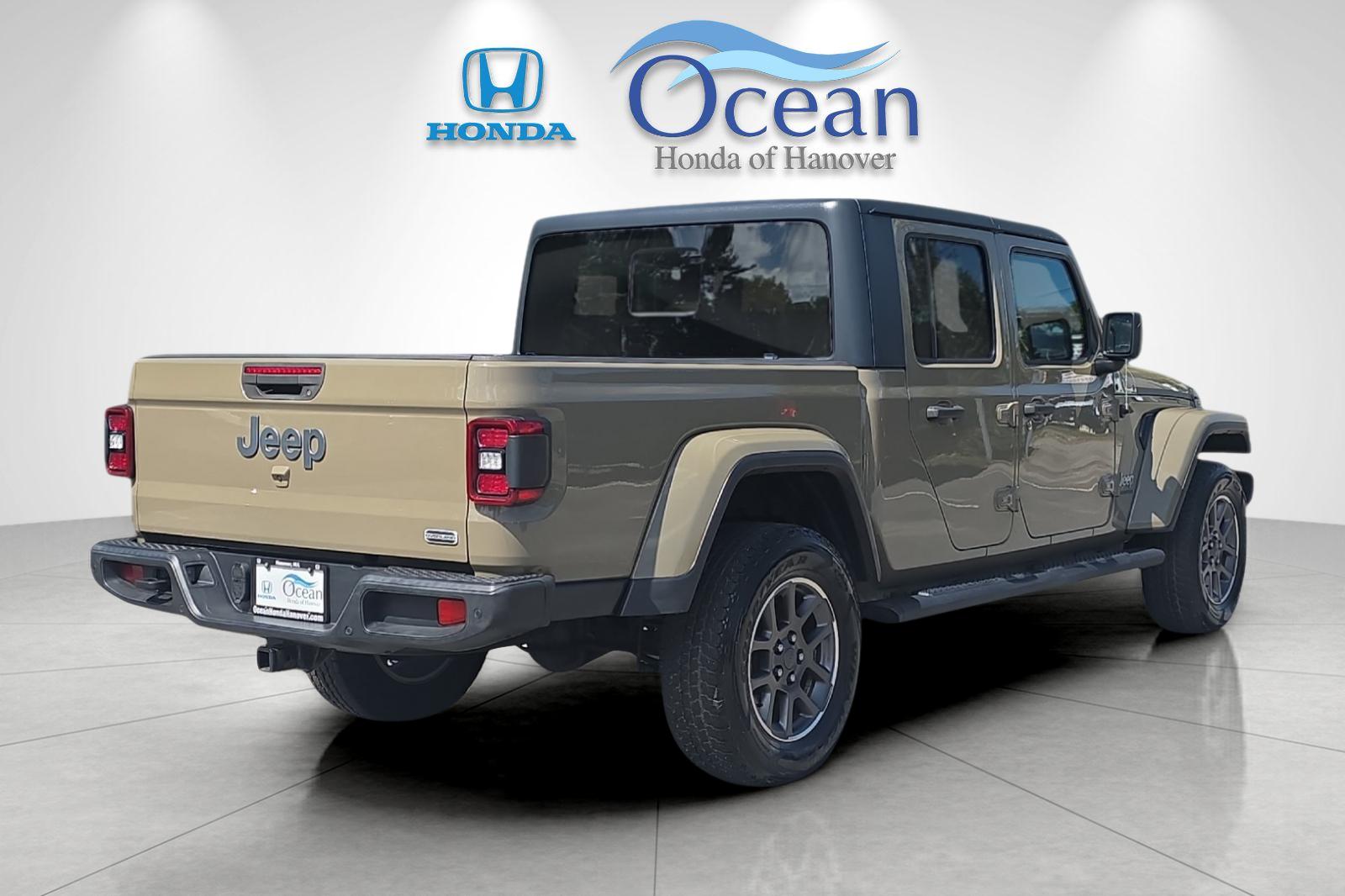 Used 2020 Gobi Clearcoat Jeep Overland image 3