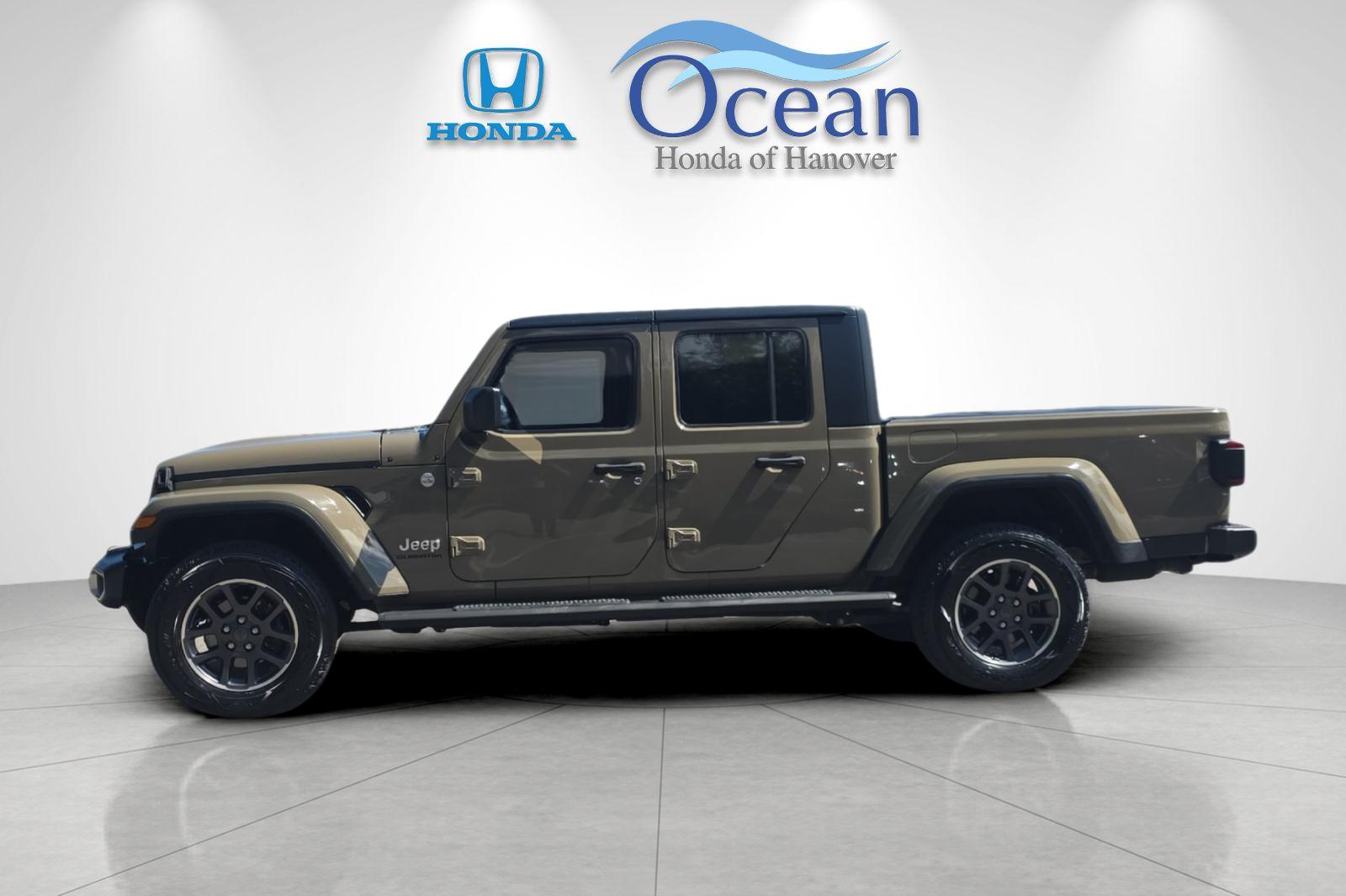 Used 2020 Gobi Clearcoat Jeep Overland image 6