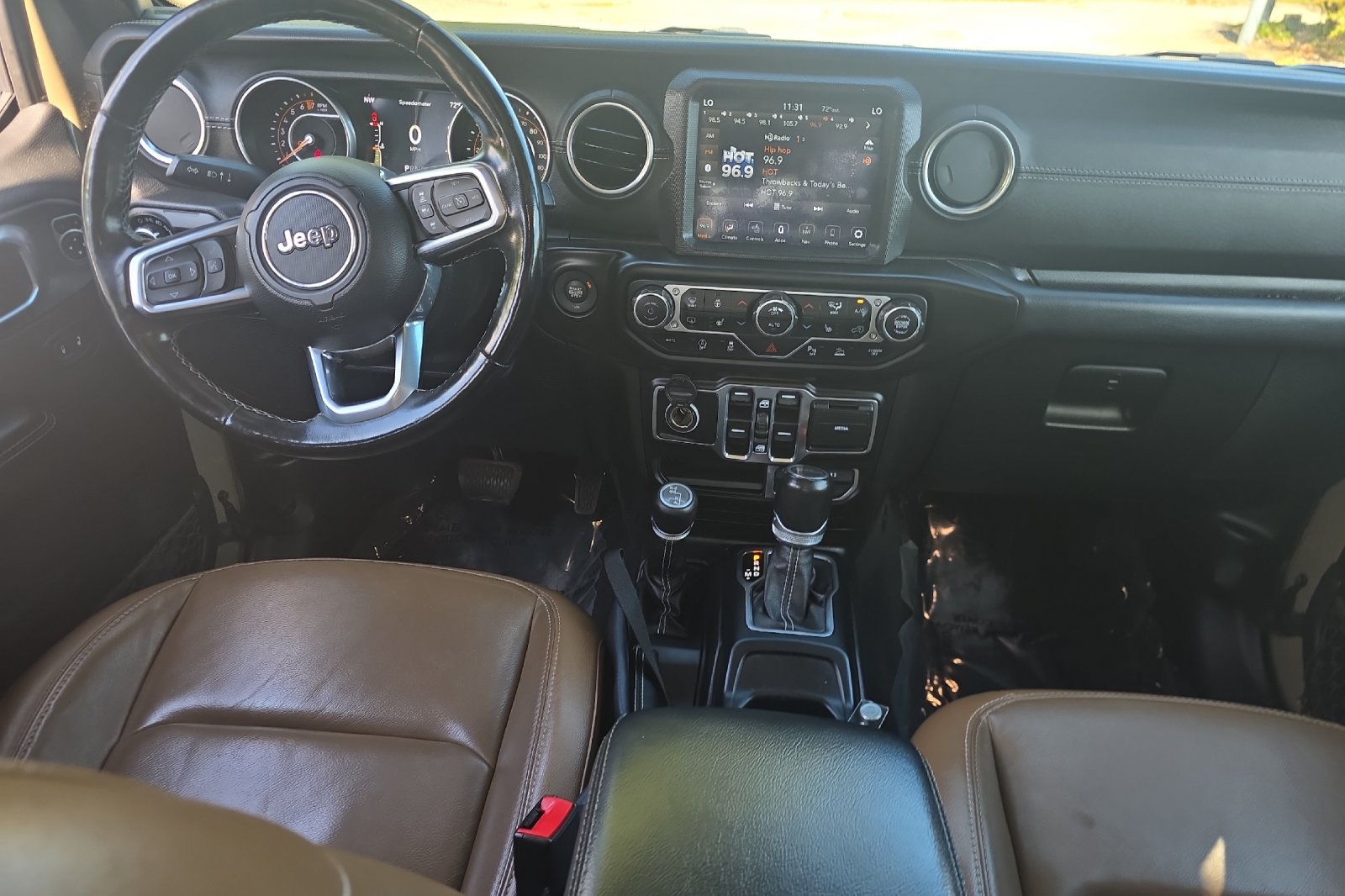 Used 2020 Gobi Clearcoat Jeep Overland image 14