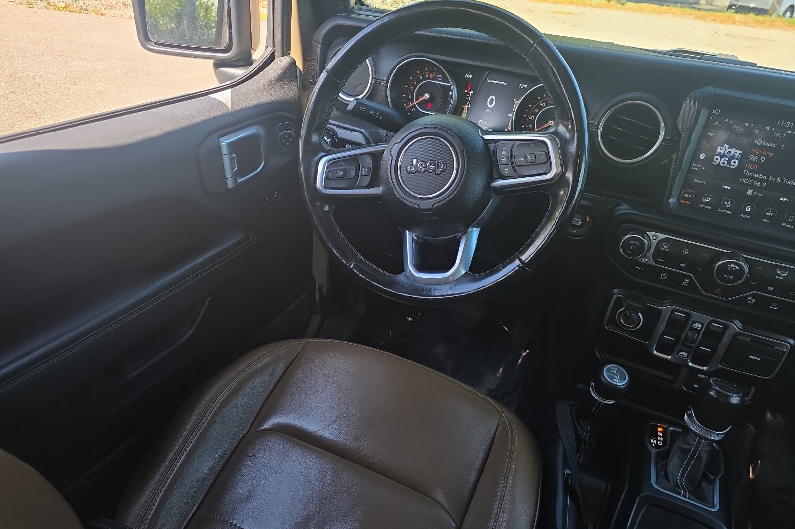 Used 2020 Gobi Clearcoat Jeep Overland image 15