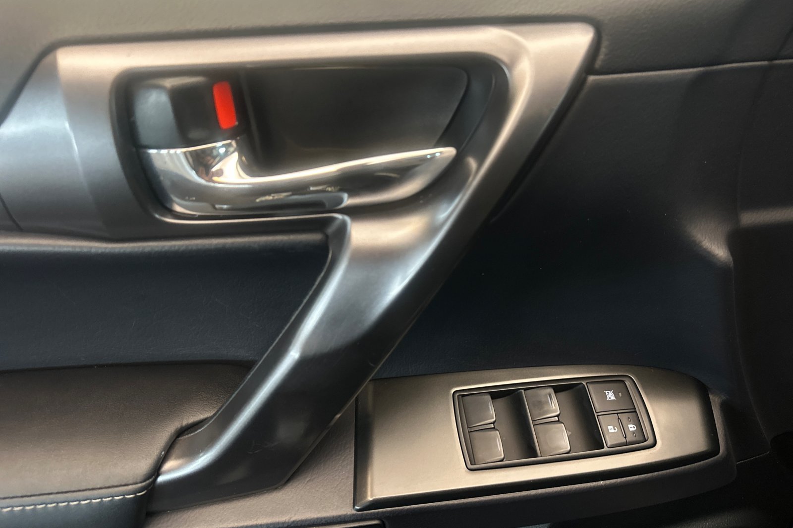 Certified Used 2023 Black Lexus 460 image 11