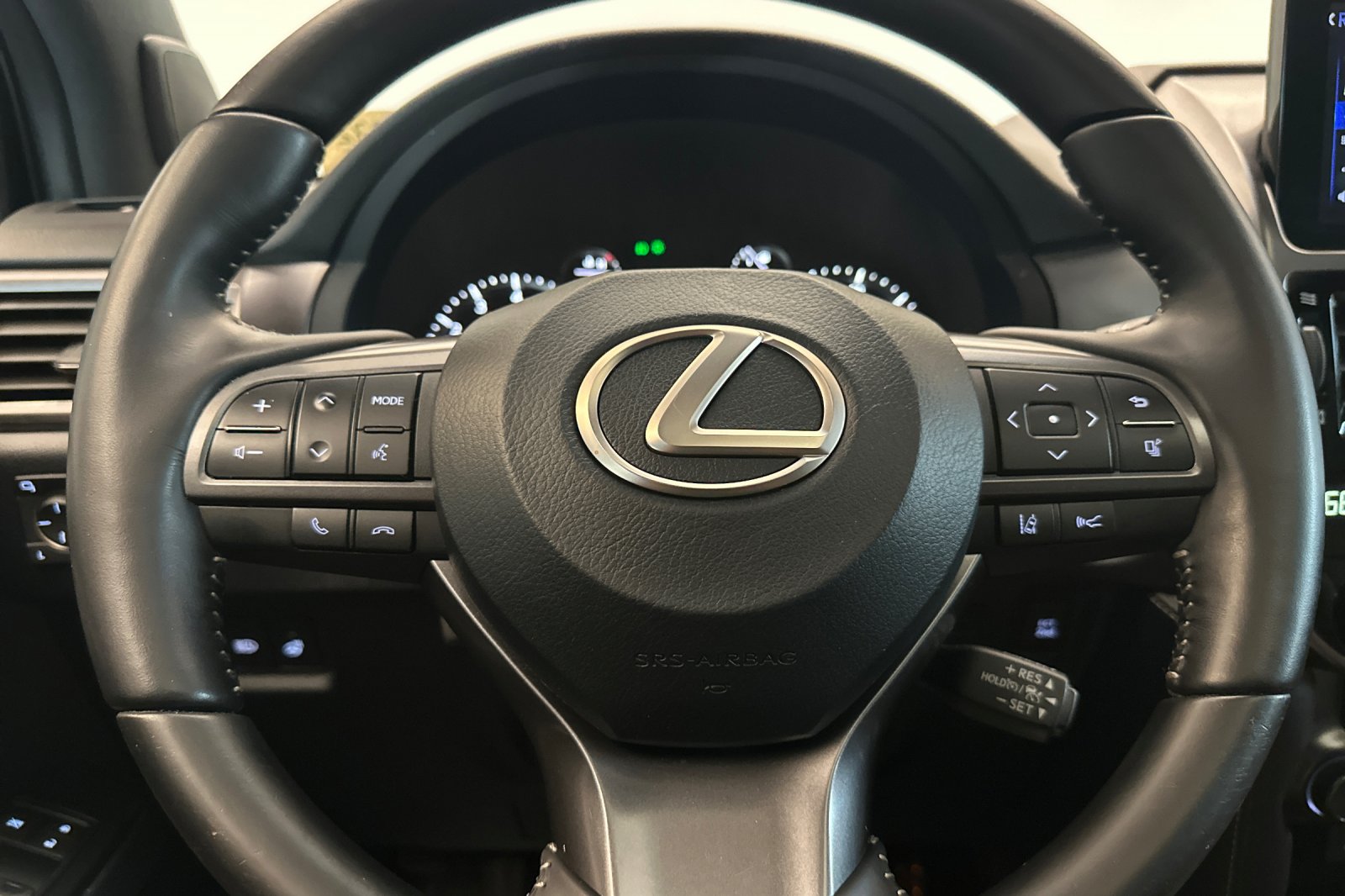 Certified Used 2023 Black Lexus 460 image 25