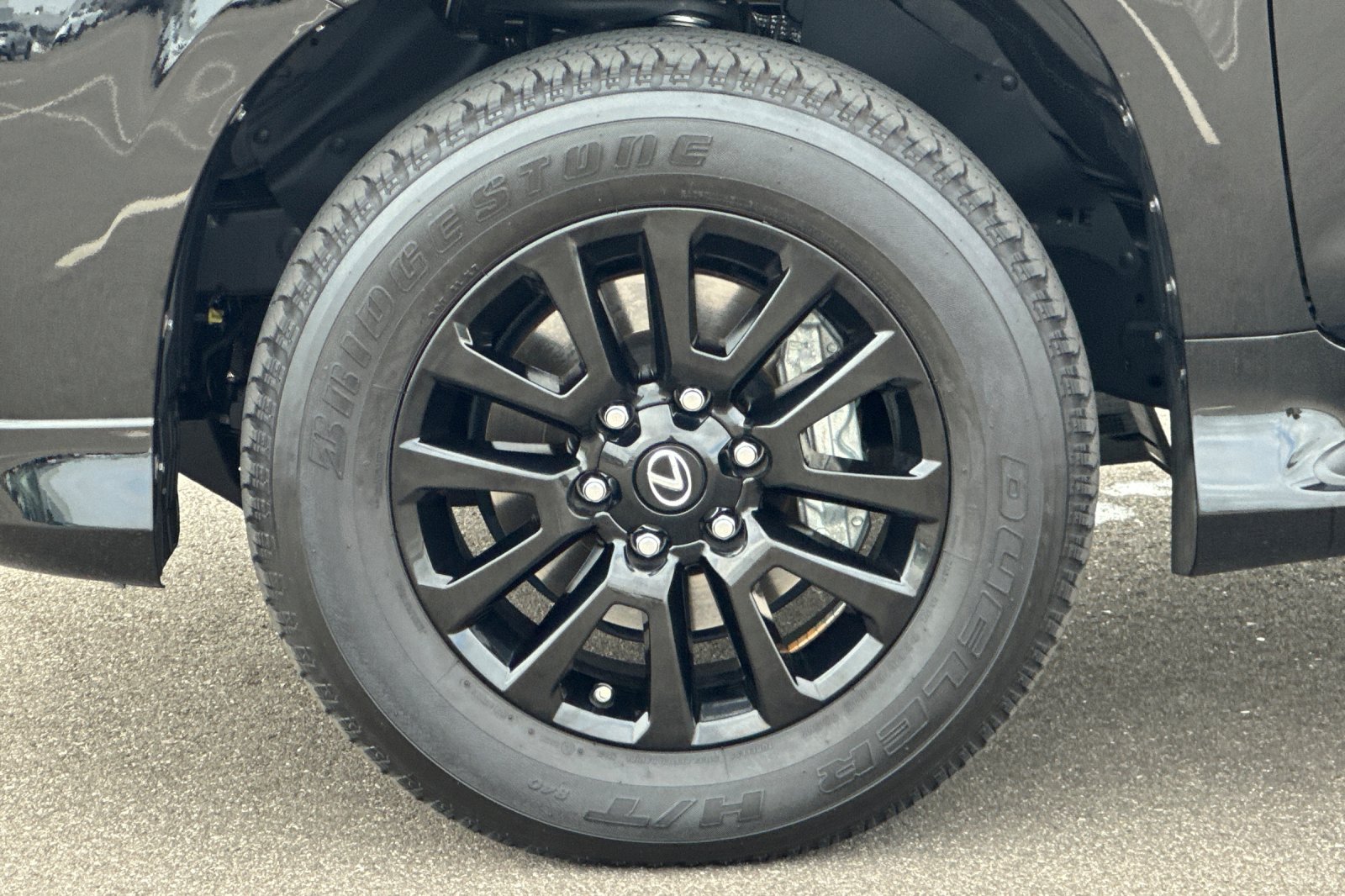 Certified Used 2023 Black Lexus 460 image 27