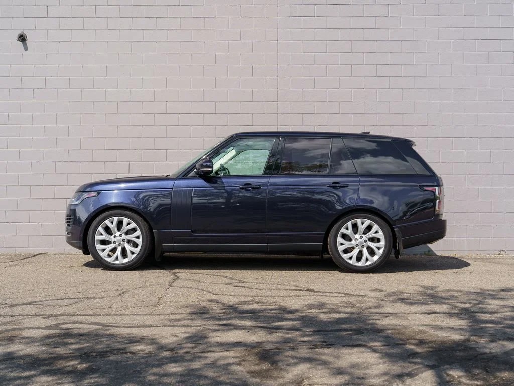 Used 2019 Loire Blue Metallic Land Rover 3.0L V6 Supercharged HSE image 2